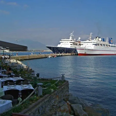 Panoramic With A Pool Casa de Férias