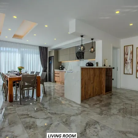 Panoramic With A Pool Casa de Férias *