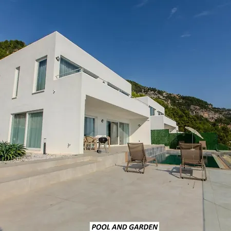 בית נופש Panoramic With A Pool