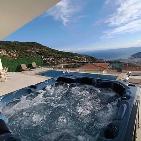 Panoramic With A Pool Nyaraló