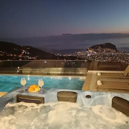 Panoramic With A Pool Nyaraló