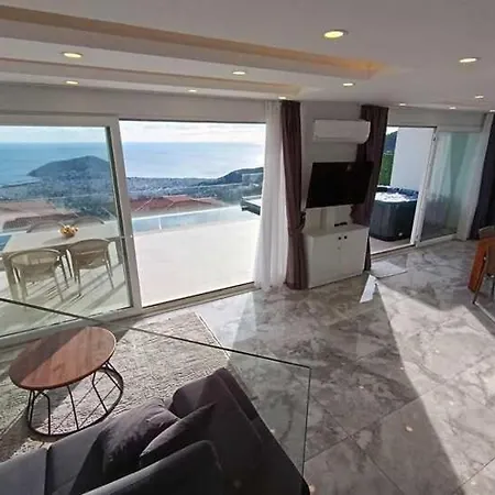 Vakantiehuis Panoramic With A Pool