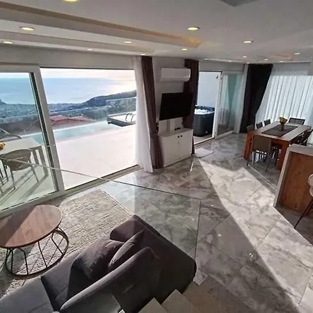 Panoramic With A Pool Vakantiehuis Alanya