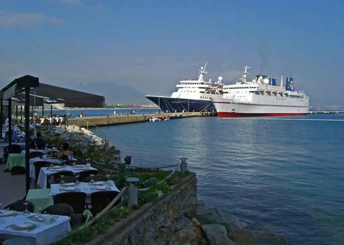 Panoramic With A Pool Vakantiehuis
