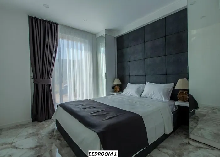 Vakantiehuis Panoramic With A Pool *