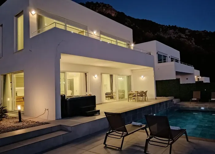 Vakantiehuis Panoramic With A Pool