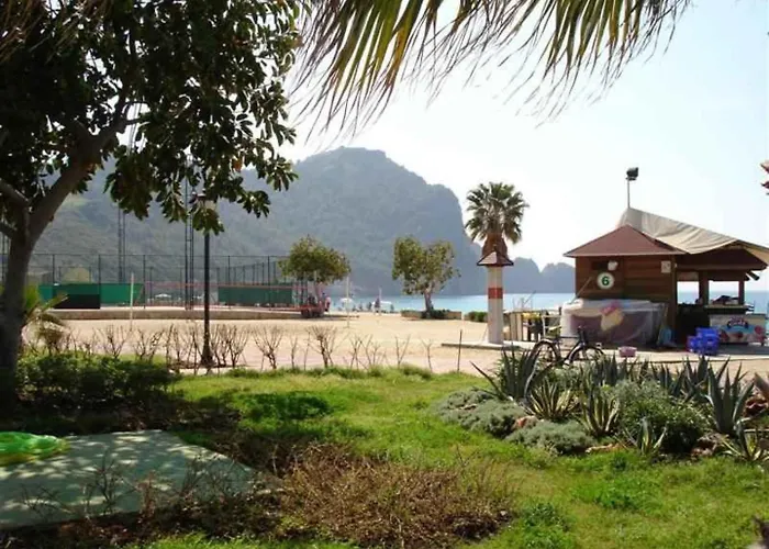 Panoramic With A Pool Vakantiehuis