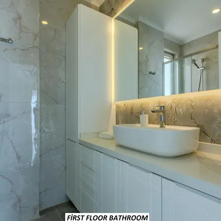 Panoramic With A Pool * ألانيا