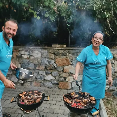 بيت للعطل Panoramic With A Pool ألانيا