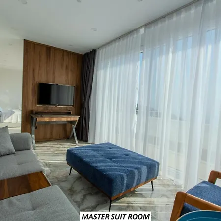 Panoramic With A Pool ألانيا