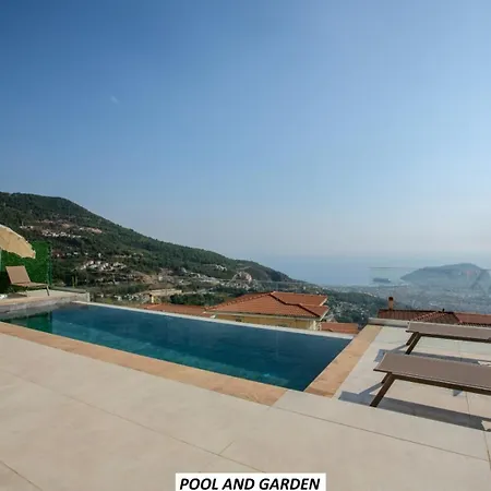 Panoramic With A Pool بيت للعطل *