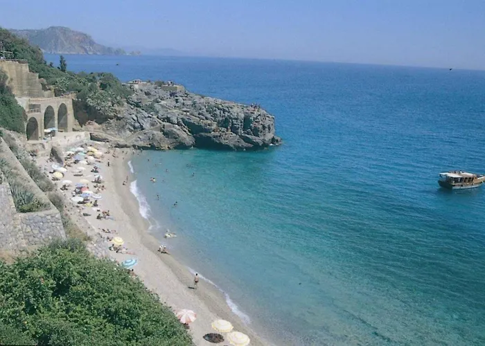 بيت للعطل Panoramic With A Pool ألانيا